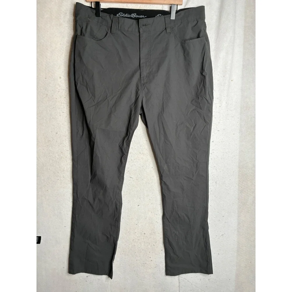 Eddie Bauer Mens Gray Horizon Guide Chino Pants 40x32 Water Repellent READ
